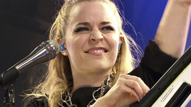 Yle: Paula Vesala liittyi Aku Louhimiehen arvostelijoihin - 'Olen omat kokemukseni käsitellyt!' Paula Vesala