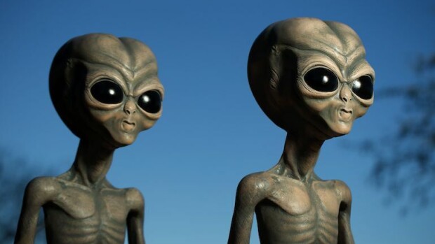 Kohukirja: Ufot ovat tappaneet Hollywood-julkkiksia! Ovatko alienit tappaneet ihmisiä?