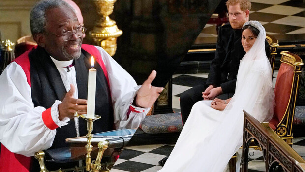 Prinssi Harryn ja Meghan Marklen häissä koominen hetki – some repesi liitoksistaan: Jenkkipastorin rento saarna sai muodollisen brittimonarkian venkoilemaan tuoleissaan! pastori