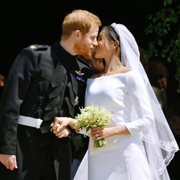 Tässä tuore Sussexin herttuapari Harry ja Meghan! Katso hääparin hellä suudelma! Herttuapari Harry ja Meghan