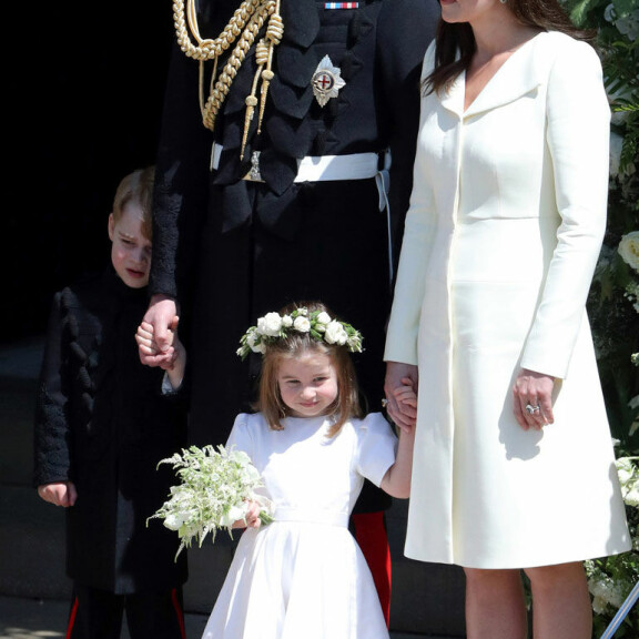 Prinsessa Charlotte oli ilmeikäs morsiusneito - prinssiveli George jäi siskonsa varjoon! Katso kuvat vauhdikkaasta pikkuneidistä! Herttuapari William ja Catherine, prinssi George ja prinsessa Charlotte