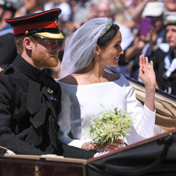 Tässä tuore Sussexin herttuapari Harry ja Meghan! Katso hääparin hellä suudelma! Prinssi Harry ja Meghan