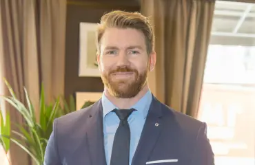 Bachelor-Joni Lindlöf pelasi uhkapelejä intensiivisesti – kuva! 