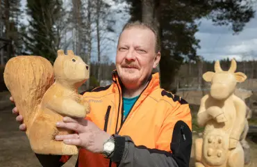 Tarmo, 54, menetti elämästään kaiken ja viinapiru vei – moottorisahaan tarttuminen pelasti: ”Tämä on hyvä opetus myös muille!” 