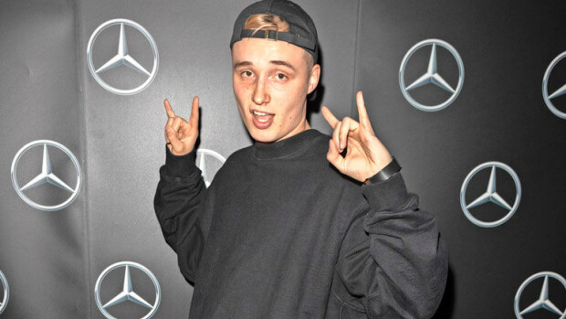 Ohhoh, miten nopeasti aika kuuluu - teinitähti Isac Elliot saa kohta jo ajokortin: ”Kesällä aion veneillä!” Isac Elliot saa ajokortin.