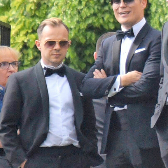 Räppäri Uniikki ja Cheek vaihtoivat kuulumisensa ennen hääjuhlia. Räppäri Uniikki ja Cheek vaihtoivat kuulumisensa ennen hääjuhlia.