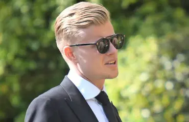 "Kuumat suutelijat" - Pokerimiljonääri Jens Kyllönen muisteli 10 vuotta sitten alkanutta suhdettaan - hauska yhteys Seiskaan