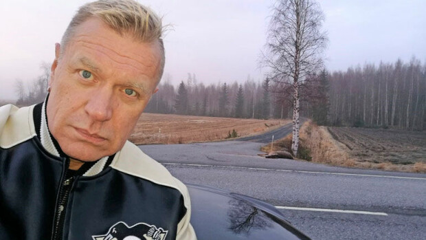 Tauski Peltonen rajussa peurakolarissa! ”Olin sekunnin päässä kuolemasta” Tauski Peltonen oli peurakolarissa.