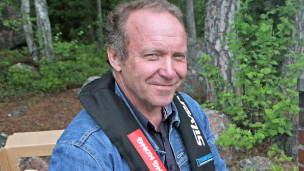 Teuvo Hakkarainen vakuutti olleensa sairausloman selvinpäin, silminnäkijät ja tuore kuvamateriaali kertovat aivan muuta – katso! ”Teukka aivan kännissä!” Teuvo Hakkarainen on ollut pitkään sairauslomalla.