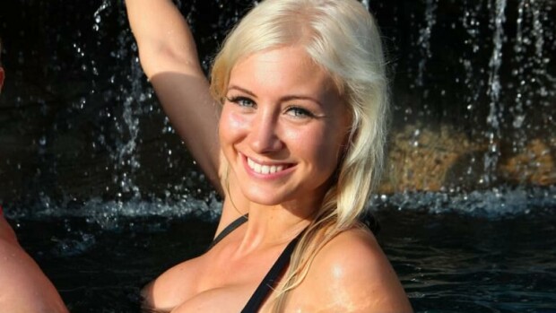 Seksipommi Jessica Edström iloitsee kotiinpaluustaan ilman housuja, sillä kotona 'vaatteet eivät ole pakollisia' - melkoinen belfie! Jessica Edström