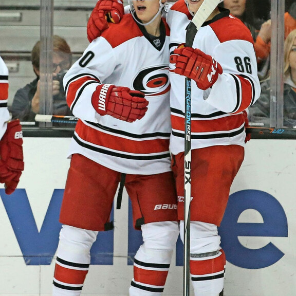 Hurjat palkkaerot Leijonissa! Näin tienaavat MM-joukkueen kovimmat NHL-tähdet – Mikael Granlundin miljoonat aivan omaa luokkaansa! Sebastian Aho ja Teuvo Teräväinen