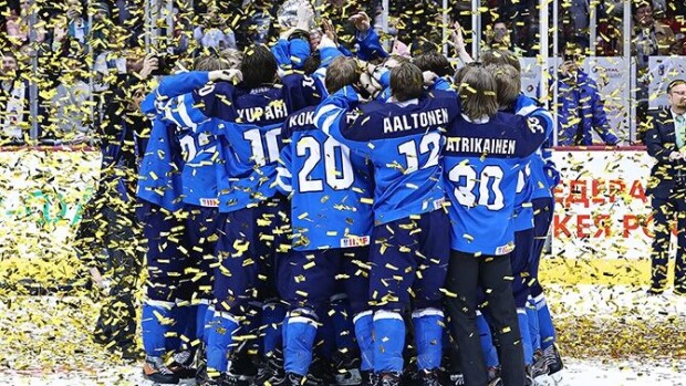 Pikkuleijonat voittivat MM-kultaa - VilleGalle hehkutti kiekkosankareita julkaisemalla videon junioreiden kultahumusta - katso! leijonat