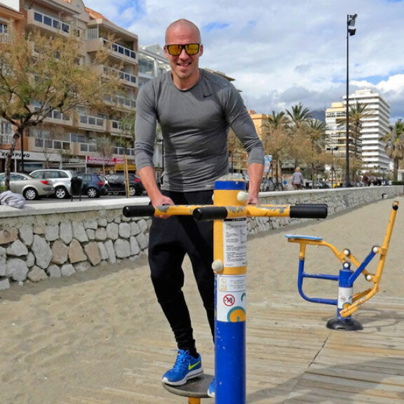 Fuengirolan rantakadulla reippailu nostaa hymyn kasvoille. Fuengirolan rantakadulla reippailu nostaa hymyn kasvoille.