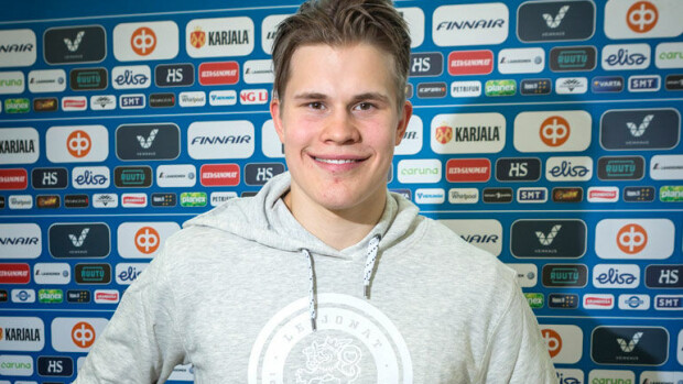 Tsot tsot, Jesse Puljujärvi! Kiekkotähti pysäköi diesel-Volvonsa aivan väärälle parkkipaikalle – kuva! Jesse Puljujärvi pysäköi huolimattomasti.