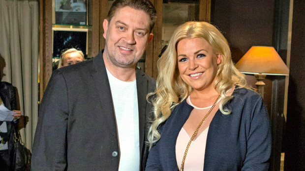 Jo kerran eronneet Oskari Katajisto ja ex-vaimo Sanna: Uudet kihlat! ”Kesällä luvassa mielenkiintoisia uutisia!” Oskari Katajisto ja Sanna Vaahti menivät uudelleen kihloihin.