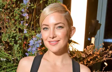 Kahden pojan äiti Kate Hudson hehkuttaa raskausonneaan: "Tyttö tulossa!"