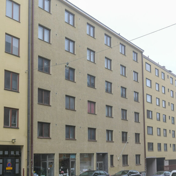 Näin tienaavat ja asuvat Keisari Aarnio -sarjan tähdet: Kari Hietalahdella mahtitulot ja komea lukaali – katso kuvat! Pilvi Hämäläisen talo.