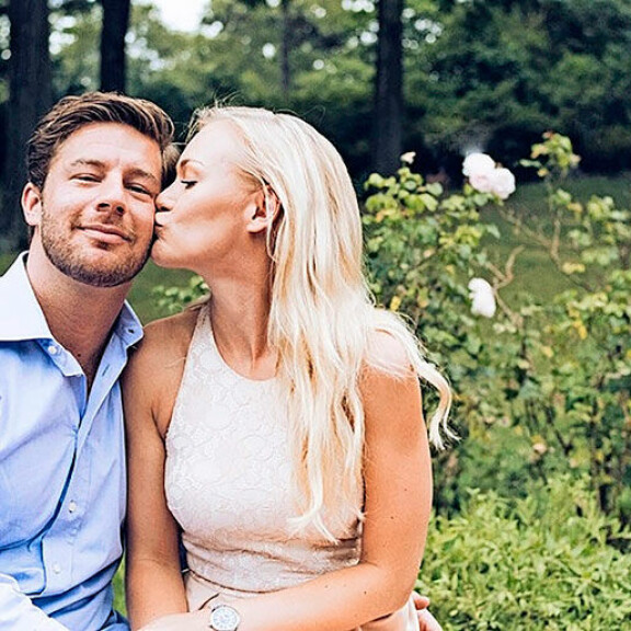 Missikaunotar tutustui Keviniin neljä vuotta sitten, kun hän oli lomamatkalla New Yorkissa. Pari avioitui viime kesänä. Missikaunotar tutustui Keviniin neljä vuotta sitten, kun hän oli lomamatkalla New Yorkissa. Pari avioitui viime kesänä.