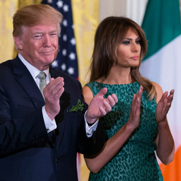 Pornotähti Stormy Daniels paljasti mykistäviä yksityiskohtia seksistä Donald Trumpin kanssa - Melania-vaimo järkyttyi syvästi: 'Hän vihaa elämäänsä'! Yhdysvaltain presidenttipari Donald ja Melania Trump