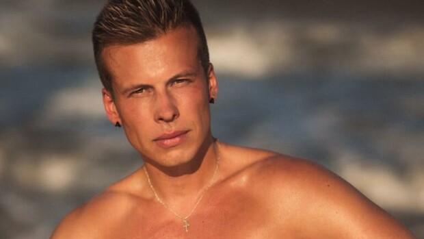 Vaginahieroja Antti Kurhinen Temptation Islandille - penis maalattiin heti siniseksi: Onks toi se BB-homo?! antti kurhinen
