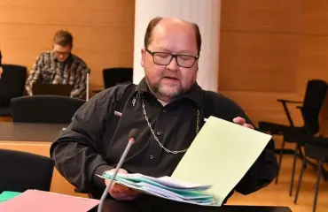Kohupastori Mitro Repo osin voitti ja osin hävisi käräjillä: tökerö käytös alensi korvausten määrää!