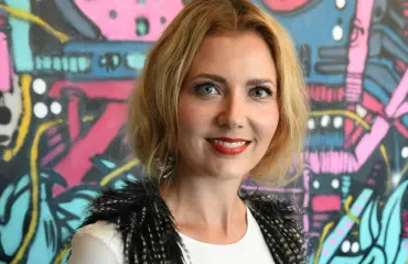 Tiesitkö? Jenni Alexandrovan veli on komea julkkispoliisi - katso kuva!