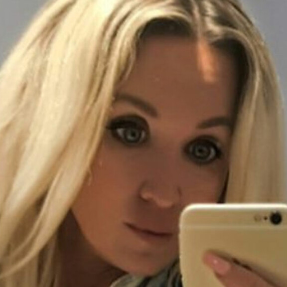 Nyt meni filtterit överiksi! Susanna Penttilä muokkasi selfiensä aivan luonnottomaksi - katso kuvat! screenshot