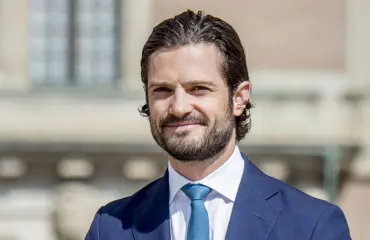 Oho, Ruotsin prinssi Carl Philipin uusi aluevaltaus: unisex aurinkolasimallisto - katso!