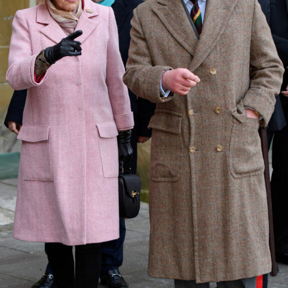 Uutuuskirja ei anna prinssi Charlesista mairittelevaa kuvaa: Elämäni on helvettiä! Ison-Britannian prinssi Charles ja herttuatar Camilla