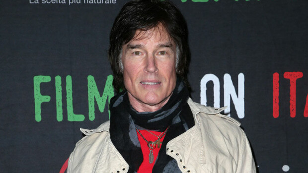 Ronn Moss luopuu miljoonakodistaan: Talomme on liian suuri! Ronn Moss laittoi talonsa myyntiin.