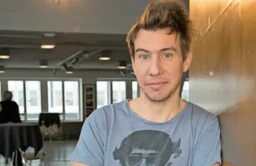 "Virpojat kävi": Aku Hirviniemen kodin kuisti tahrittiin ulosteella palmusunnuntaina - kuva! 