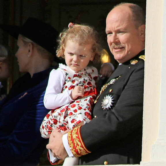 Albert on myöntänyt, että lapset työllistävät isäänsä paljon. Albert on myöntänyt, että lapset työllistävät isäänsä paljon.