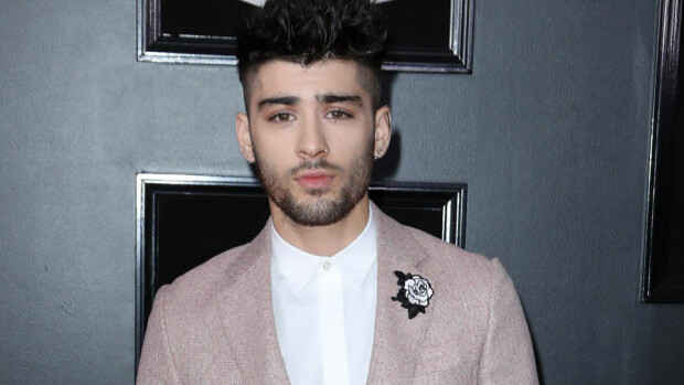 Yök, One Direction -komistus tyhjensi sieraimensa uima-altaalla: melkoinen räkäklimppi – viikon ällöttävimmät kuvat! Zayn Malik