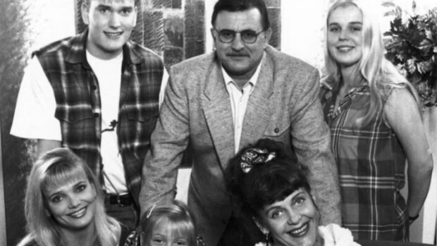 Tältä Blondi tuli taloon -sarjan Missu ja Matti näyttävät tänä päivänä - 90-luvun supertähti Lotta: 'Päädyin Adidakselle suunnittelujohtajaksi' Blondi tuli taloon