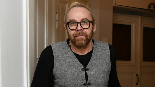 Jussi Parviaisen uudessa elämäkerrassa tekstiä tuonpuoleisesta – ”Välillä Jussi itki!” Jussi Parviaisen kirja on valmis.