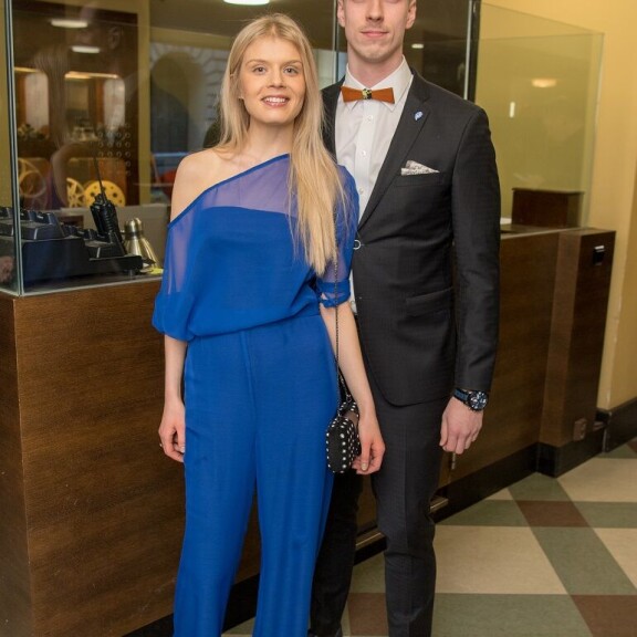 Putous-kaunotar Alina Tomnikov saa tukea komealta rakkaaltaan: Ilman Lauria en olisi tässä – poseerasivat ensi kertaa julkisesti! Alina ja Lauri.