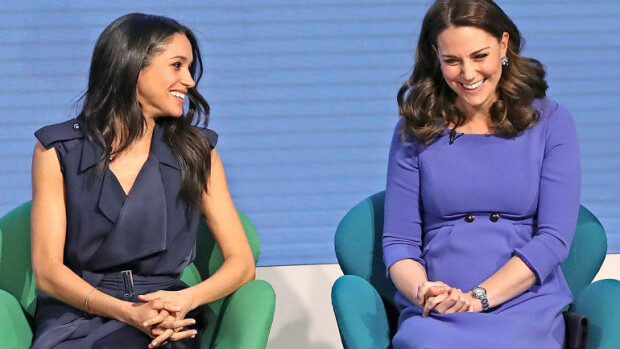 Herttuatar Catherine ja Meghan Markle ensi kertaa yhdessä työkeikalla - asiantuntijalta hyytävä arvio väleistä: ”He tuskin katsoivat toisiinsa!” Meghan ja Kate yhteisellä keikalla.