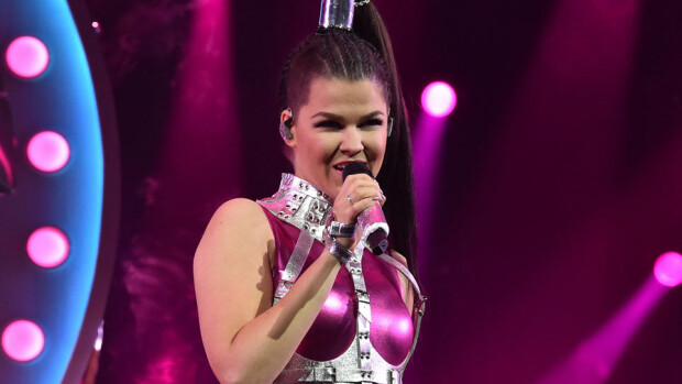 Saara Aallon viisukappale valittiin - tämä kappale kamppailee Euroviisujen voitosta! Saara Aalto