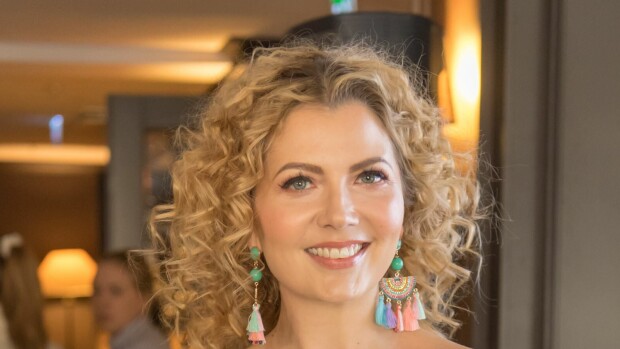 Juontaja Jenni Alexandrova uskoo rajattomaan rakkauteen - suhde kestänyt jo kolme vuotta: Pyrin huomioimaan kumppania arkisissa asioissa! Jenni Alexandrova