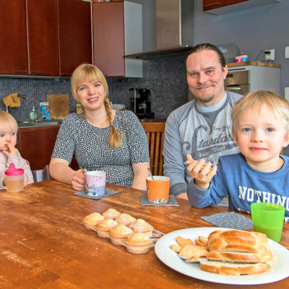 Toisin kuin monet muut Maajussille morsian -pariskunnat, Ville ja Johanna Veranen ovat onnellisesti avioliitossa. Mikä on kyyhkyläisten salaisuus? – Olemme vain viihtyneet niin hyvin yhdessä. Toisin kuin monet muut Maajussille morsian -pariskunnat, Ville ja Johanna Veranen ovat onnellisesti avioliitossa. Mikä on kyyhkyläisten salaisuus? – Olemme vain viihtyneet niin hyvin yhdessä.