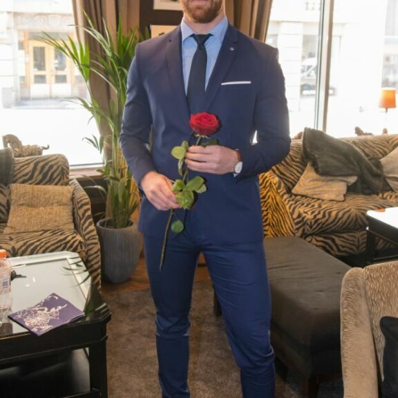 Ex-kiekkoilija Joni, 33, kieltäytyi Bachelor Suomesta useita kertoja - paljastaa nykyisen suhdestatuksensa: Olen rakastunut! Joni