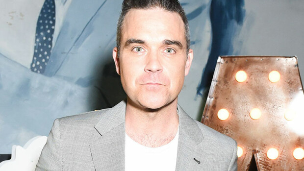 Supertähti Robbie Williams avautuu ongelmastaan: 'Olen ollut lähellä kuolemaa monta kertaa' Robbie Williams