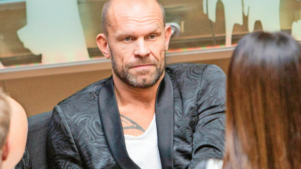 Jere Karalahden elämäkerrasta rikostutkinta - Jereä epäillään valheista! Jere Karalahden kirjasta tehtiin rikosilmoitus.