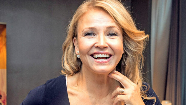 Tässä on Marita Taavitsaisen avioeron syy: Nuori ja tatuoitu salarakas Espanjassa! Marita Taavitsaisella on salarakas Espanjassa.