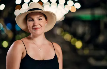 Jenni, 20, jätti kihlattunsa Suomeen ja lähti au pairiksi Panamaan – näin välimatka vaikutti suhteeseen
