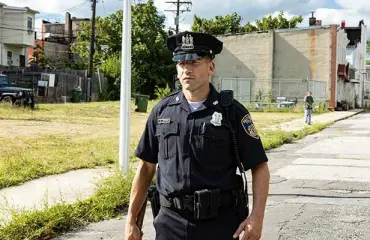 Langalla-sarjan tekijät palasivat Baltimoreen – We Own This City järkyttää kuvauksellaan poliisikorruptiosta