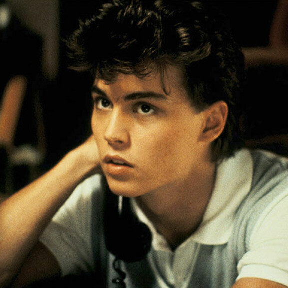 Johnny Depp oli vasta 21-vuotias saadessaan roolin Painajainen Elm Streetillä -elokuvassa. Johnny Depp