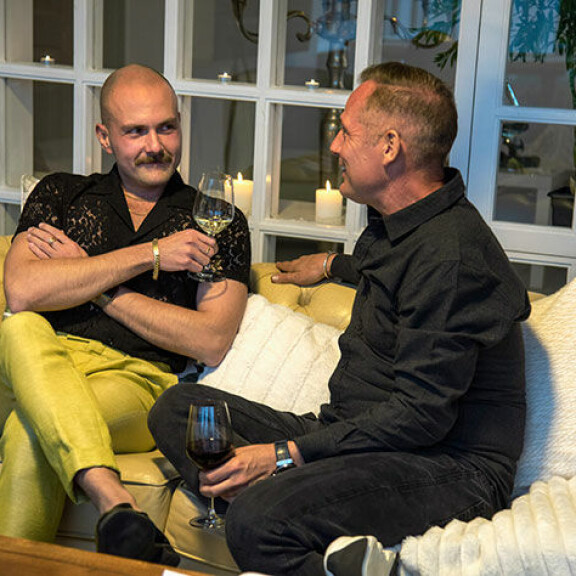 Marko Björs vietti kuukauden sulhaskandidaattien kanssa Etelä-Afrikassa. Marko Björs