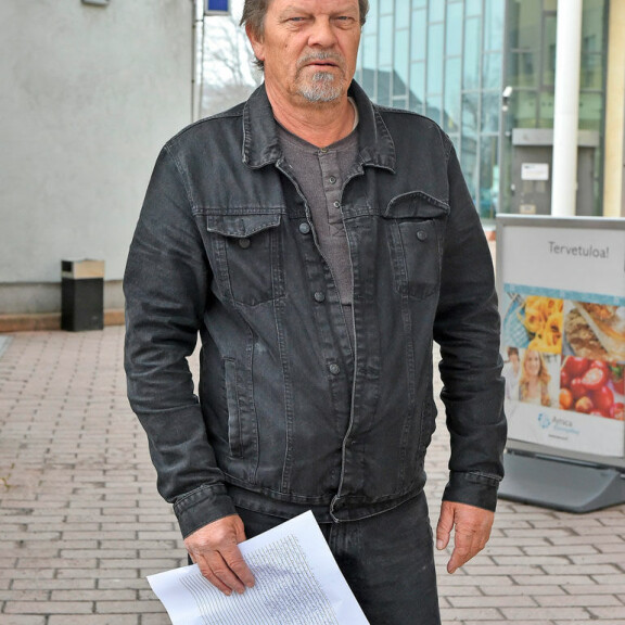 Ari Andersson oli baarikahakan jälkeen yli kuukauden sairauslomalla, koska sai muun muassa murtuman alimpiin kylkiluihin. Hänkin on tehnyt rikosilmoituksen sekä Espanjan että Suomen poliisille. Ari Andersson oli baarikahakan jälkeen yli kuukauden sairauslomalla, koska sai muun muassa murtuman alimpiin kylkiluihin. Hänkin on tehnyt rikosilmoituksen sekä Espanjan että Suomen poliisille.