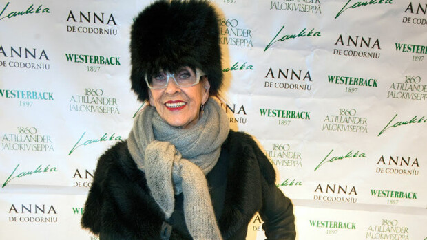 Aira Samulinilla hurja työtahti: Vientiä paikasta toiseen! Aira Samulin joutui pakkolepoon.